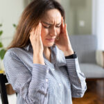 偏頭痛と自律神経の関係とは？頭痛を和らげるツボや対処法を紹介！